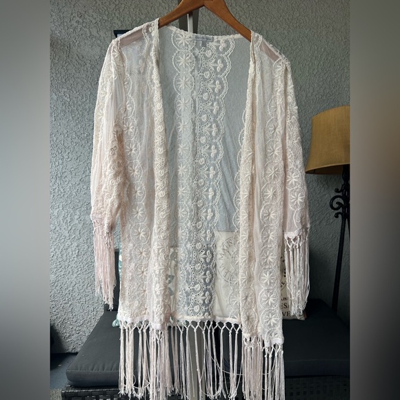 Charlotte Ruse Festival Vibes Kimono - Picture 1 of 3